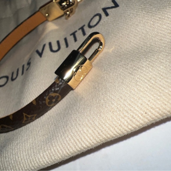 NIB Authentic Louis Vuitton Vivienne bracelet Size 17 M6773F - Picture 8 of 16